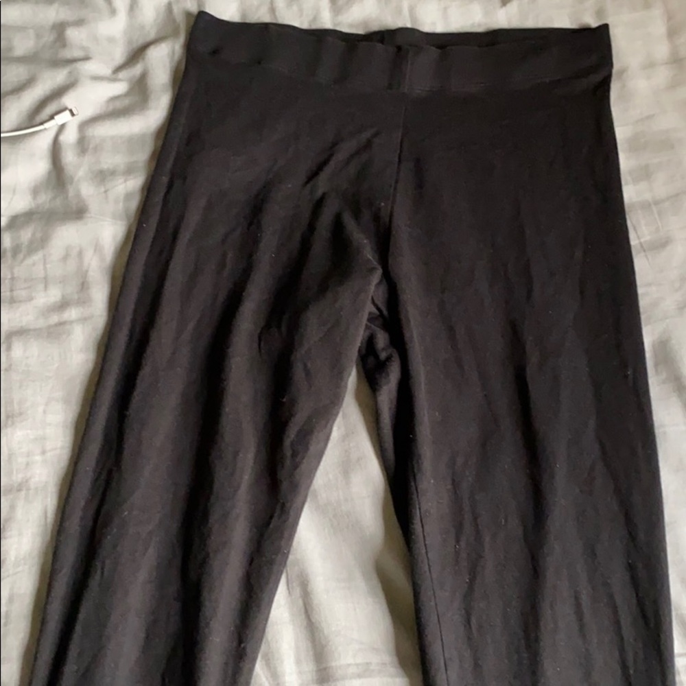 Plain black leggings